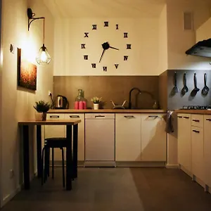 https://warszawa-centrum-pokoje.warsawhotelspoland.com