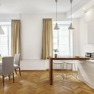 https://bednarska-old-town-apartment.warsawhotelspoland.com
